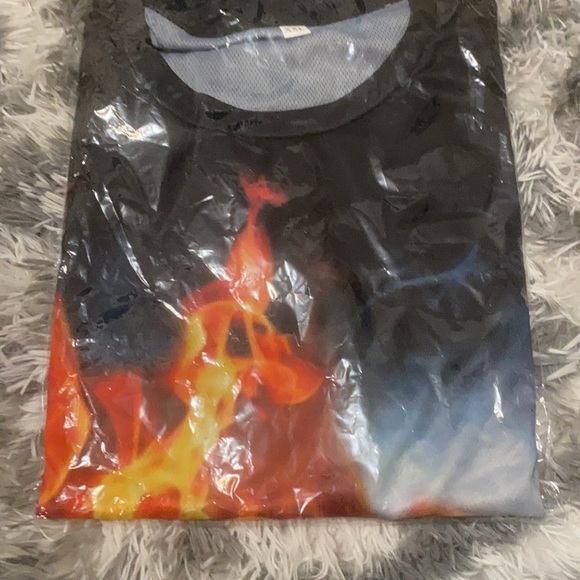 Teeshirt - Picture 2 of 4